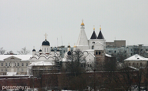 Вид на Владычный монастырь от Высоцкого